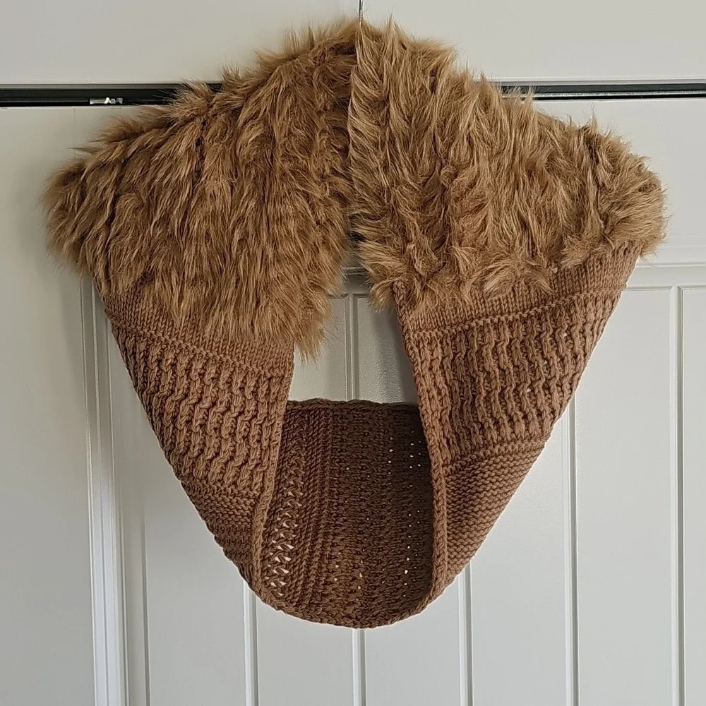 CAbi Tigress Scarf OS